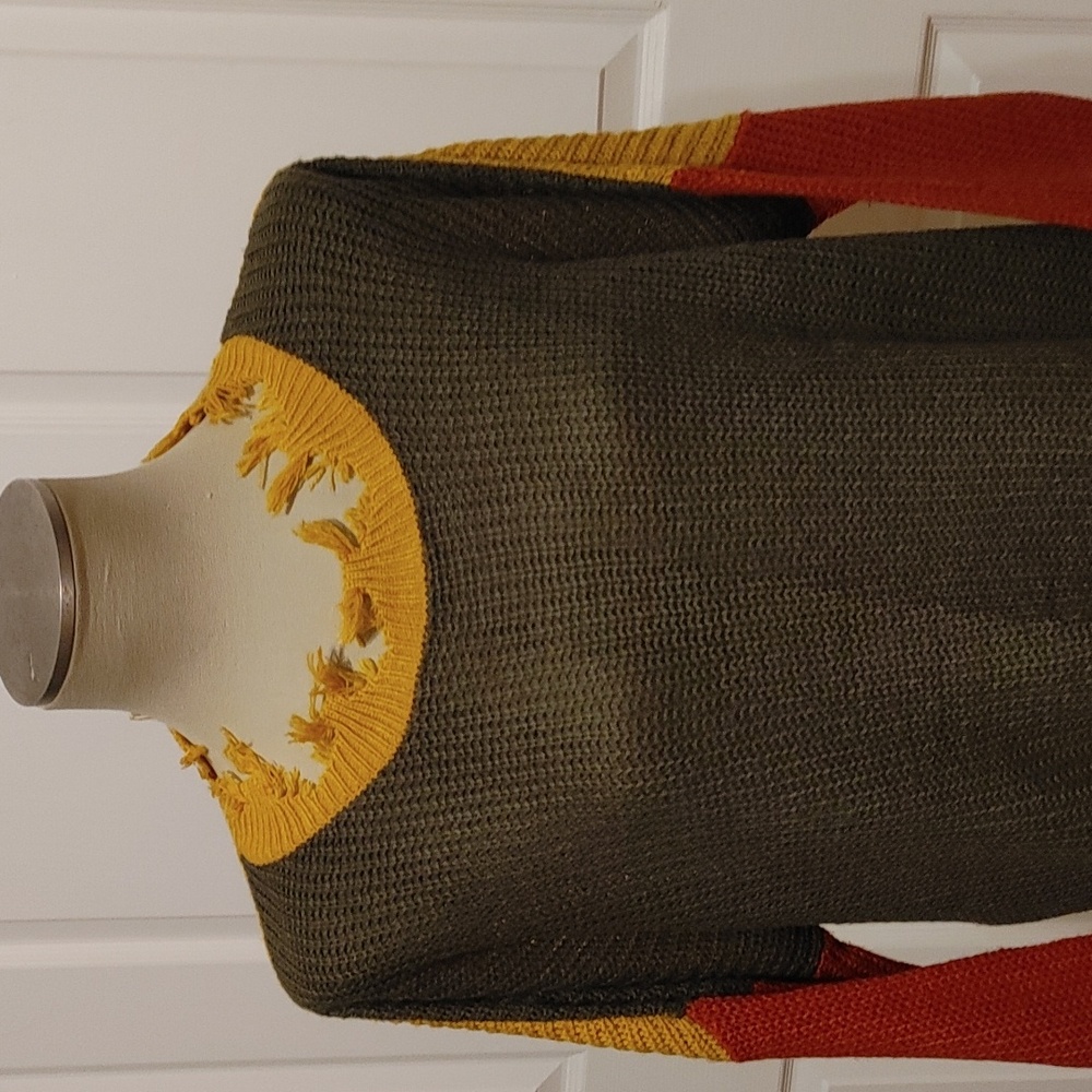 😎 Trendy Threads Sweater - Picture 2 of 12